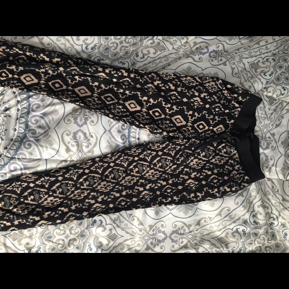 Forever 21 Print Harlem pants